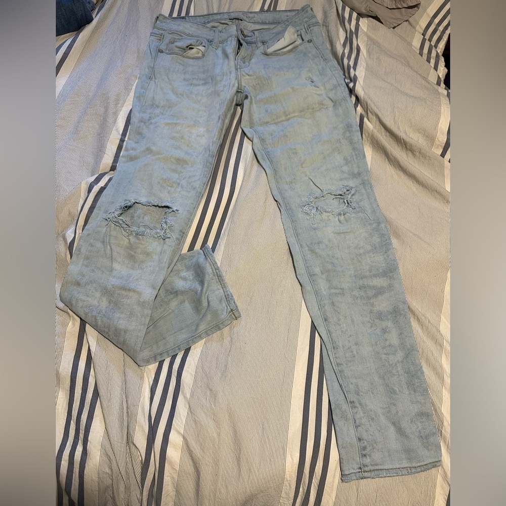 American Eagle light wash skinny jeans | size 6